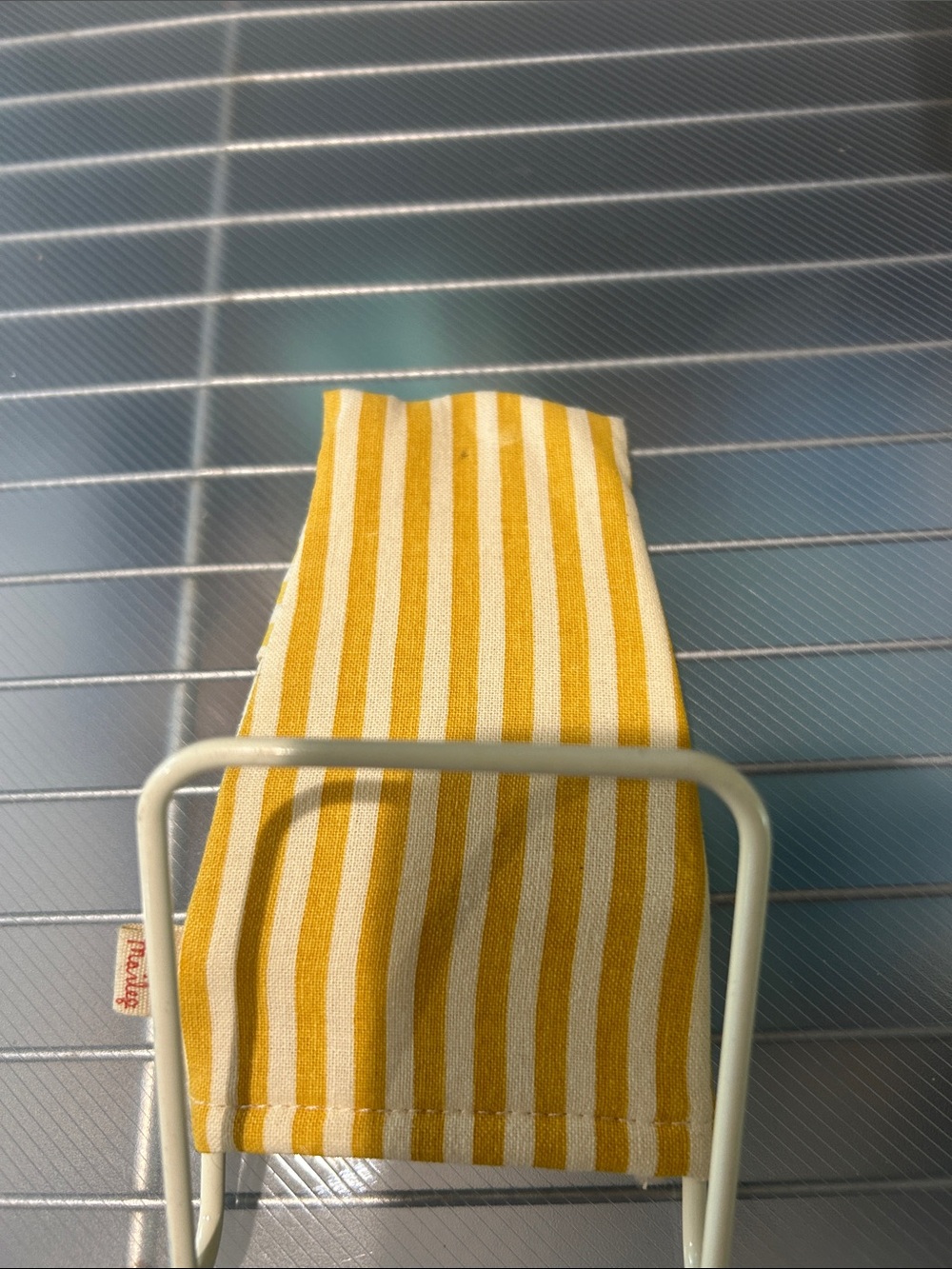 Maileg Striped Beach Chairs and Umbrella Set Retired - Picture 5 of 10